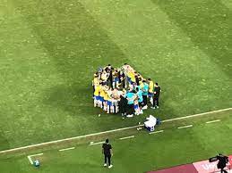 92' dani alves (brasil) ha recibido una falta en la. Rmk5v6 Q1ckehm