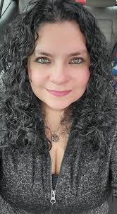 Can selfies be used as professional headshots?