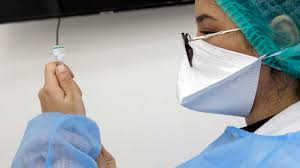 El ministro de salud afirmó que por medio de esta plataforma digital, que toma bases de datos de las eps, los colombianos podrán informarse sobre su turno de vacunación, así. Yhmzpkl4msti6m