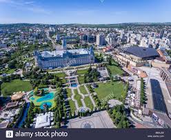 Astfel, ai posibilitatea să îţi alegi o vacanţă de tip city break, direct din iaşi, fără să mai fie nevoie să vii în bucureşti. Iasi Rumanien Juli 2017 Iasi City Center Und Palas Mall Luftaufnahme Stockfotografie Alamy