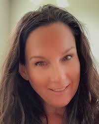 Angela Edmonds's Instagram, Twitter & Facebook