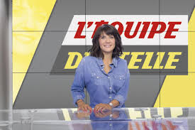 A ses côtés, on retrouve des visages connus de la chaine, à l'image de carine galli, mélissande gomez, vincent duluc ou encore étienne moatti, mais également des chroniqueurs de nouveaux horizons ! 270 000 Telespectateurs Devant L Equipe D Estelle Sur La Chaine L Equipe L Equipe