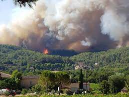 Un départ de feu rapidement maîtrisé à tourves ce samedi. Var On A Cru Que Le Village Entier Allait Bruler L Humanite