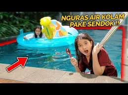 Nguras Kolam Renang Pakai Sendok Vs Aina Kapan Selesai Nya Youtube Di 2020 Kolam Renang Kolam Instagram