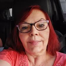 What is the suitable height for cake tier steps in a 48 inch deep pool?