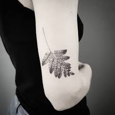 Small Tattoos By Frauke Katze Done In Essen Tattoos Tattoo Artists Geometric Tattoo