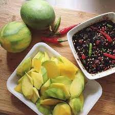 Mana tidaknya, restoran ini menyajikan 37 jenis sambal yang mempunyai tahap kepedasan berbeza dan rasanya yang tersendiri. Pisang Press Petang2 Makan Mangga Muda Cicah Sambal Facebook