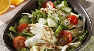 Bunter Salat Mit Orangen Senf Dressing So Wird S Gemacht