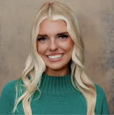 I graduated this weekend with a Bachelor of Arts in Strategic Communication  and a minor in Fashion Studies from the University of Minnesota ! All of my  classes I took for my