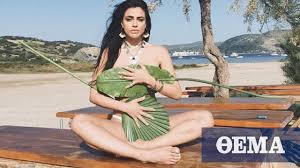 Η κόνι μεταξά εκτός από κορμάρα, τώρα τελευταία έχει φτιάξει και το χιούμορ της, και σπάζει πλάκα με τα σχόλια των φίλων της. Koni Meta3a 8elw Na Afairesw To Sth8os Poy Ebala