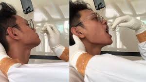 Viral Video Tik Tok Pemuda Jalani Swab Tes Covid 19 Sebut Tidak Rasakan Sakit Tapi Ngilu Tribunnews Com Mobile