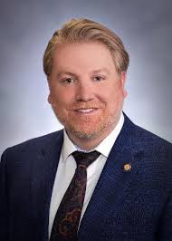 Peter Riggs's Instagram, Twitter & Facebook