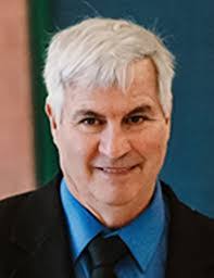 Holly Decker's Instagram, Twitter & Facebook