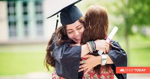 It's that time of year again—you need a smart graduation gift for the new grads in your life. 16 Personalized Graduation Gift Ideas For Class Of 2021 Today