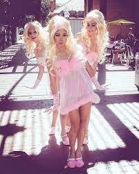 Diy Group Costumes The Best Ideas Simply Made Maskerix Com Halloween Costume Outfits Costumes For Women Austin Powers Costume