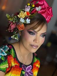 El sazón de doña Lore. Para su comida de hoy el delicioso pollo pibil  acompañado de spaghetti, salsa de chile habanero y su cebollita morada Nos  ubicamos en la calle Margarito M