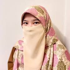 Eh jap korang tau kan nanti raya alamat korang beraya dekat Yan Kedah,  Baling Kedah, Kubang Kerian, Segamat bukannya address yang ada golf resort  ke, atau residence height. So maksudnya apa? Panas