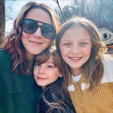 Looking for recommendations for a hairstylist in Lake Ozark or Osage Beach  who is good with highlights and fun colors. But also fair prices. I've been  going to the same girl for