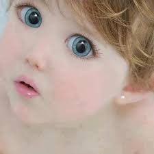 Résultat de recherche d'images pour "bébé mignon au yeux bleu"