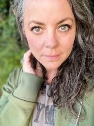 Nicci Wright (@wrightathome)