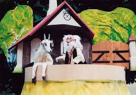 Der älteste sohn lernt tischler werden, und bekommt das ___ als geschenk. Tischlein Deck Dich Theater Wiwo Schauspiel Und Puppenspiel Aus Leipzig