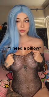 Dose anyone know who she is : rpornID