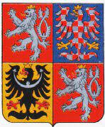 Godło i wszystkie jego poprzedniczki nawiązują do podstawowego socjalistycznego projektu heraldycznego, który został przyjęty w wielu innych krajach, w tym w tym, co wyraźnie wskazuje na. Symbole Panstwowe Ambasada Republiki Czeskiej W Warszawie