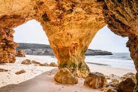 Enter your dates and choose from 11,019 hotels and other. Portugalsko Algarve Region Skvelych Plazi Utesu Majaku A Jeskyni Video Www Infoglobe Cz