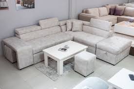 Naši proizvodi vam pružaju mogućnost odabira mebl štofova, boja nogara, ugla garniture, razne modulacije, kombinacije i pre svega udobnost i dugortajnost. Ugaona Garnitura Bojana Je Lepa Namestaj Siti Grabovac Facebook