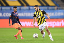 Fenerbahçe'nin transfer listesindeki isimlerden biri olduğu iddia edilen oussama tannane'nin biyografisi, sarı lacivertli takımın taraftarları tarafından merak ediliyor. 9hyeaidmefwwbm