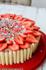 Gateau A Etage Au Chocolat Avec Des Fraises Et Du Mascarpone Dedans Recette Gateau D Anniversaire A Etage Recette Genoise Facile Gateau