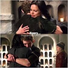 It S Still Weird But I Love How Basically The Entire Cast Hugged Peter Pan This Episode Lol Robbie Kay Peter Pan Peter Pan Robbie Kay