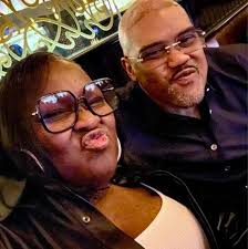 Looking for a tutor in the area that can help my 6 year old. Shes in 1st  grade!