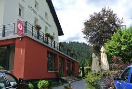 Facade Hotel Restaurant Photo De La Fourchette Gourmande Gerardmer Tripadvisor
