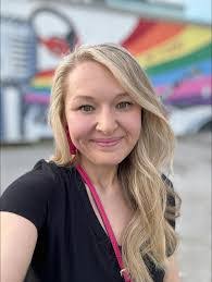 Karen Dinkel's Instagram, Twitter & Facebook