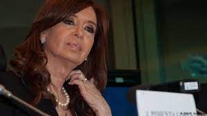 She also previously served as the president of argentina from 2007 to 2015 and the first lady during the tenure of her husband, néstor . Haftbefehl Gegen Argentiniens Fruhere Prasidentin Cristina Kirchner Aktuell Amerika Dw 07 12 2017