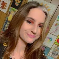 Mandy Barron's Instagram, Twitter & Facebook