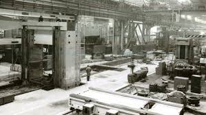 Datorită rezervelor mari de petrol și investițiilor făcute în industria petrolieră, românia se clasa pe primul loc în europa și pe locul șase în lume din punct de vedere al producției de petrol. Cum Munceau Romanii PanÄƒ In 1989