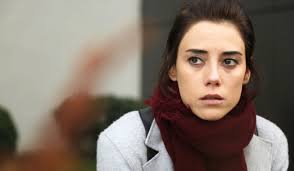 Novela Mãe: Zeynep encontra Ali após ameaça, agride o jornalista e descobre  as reais intenções dele