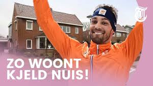 The multiple world & olympic champion experienced his peak during the 2018 olympic games by taking home two gold medals on the 1000m and 1500m. Binnenkijken Bij Schaatskampioen Kjeld Nuis Bekende Huizen 13 Youtube