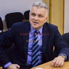 Christian ciocan, fostul purtator de cuvant al politiei capitalei, in prezent imputernicit director al unitatii de politici publice din mai, a incalcat legea prin 7 fapte, care au fost constatate de catre patrula de ordine publica din cadrul sectiei 4 politie. Fake Scam Fraud Info Facebook Com George Williams Robert Robertgeorge234 Pic 01 Jpg