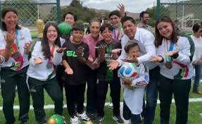 Sheinbaum presume cancha del Mundial Social en SLP