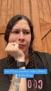 Kayla Hough's Instagram, Twitter & Facebook