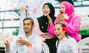 Raf yaakob is a malaysian actor who has appeared in bola mania, kemaafan sakura and rembat sampai gol. Raf Yaakob Facebook