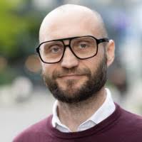 400+ perfiles de «Kucinski»