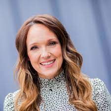 Caroline kebekus — 14 fifty sven (feat. Carolin Kebekus Ermahnt Maskenverweigerer In Der Kolner Bahn Stern De