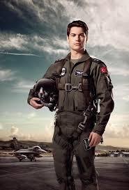 Pilot Olmak Isteme Sebebim Ahmet Onur Um Cagatayulusoy Aktor Unluler Eagles