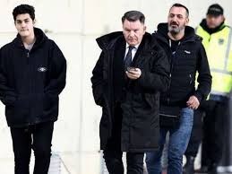 Καθημερινή ηλεκτρονική εφημερίδα της αργολίδας | όλες οι ειδήσεις από την αργολιδα, το ναύπλιο, το άργος, την επίδαυρο και την ερμιονίδα. Dhmhtrhs Lignadhs 3espase O Gios Toy Ale3h Koygia Phre Ayth Thn Celebrities Eidhseis Yupiii Gr