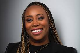 Lois Knowles's Instagram, Twitter & Facebook