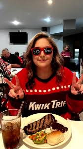 Kyra Tracy (@kyratracy)